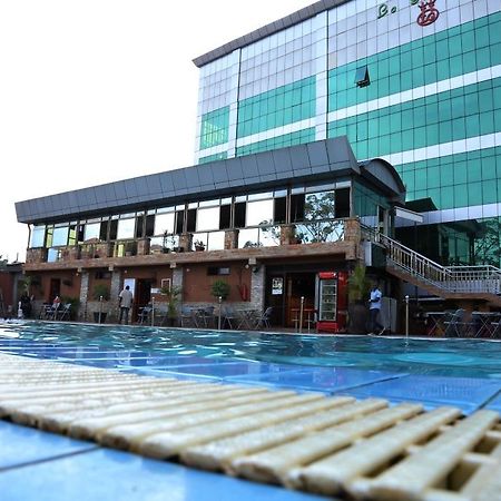 La Grande Hotel Кампала Экстерьер фото