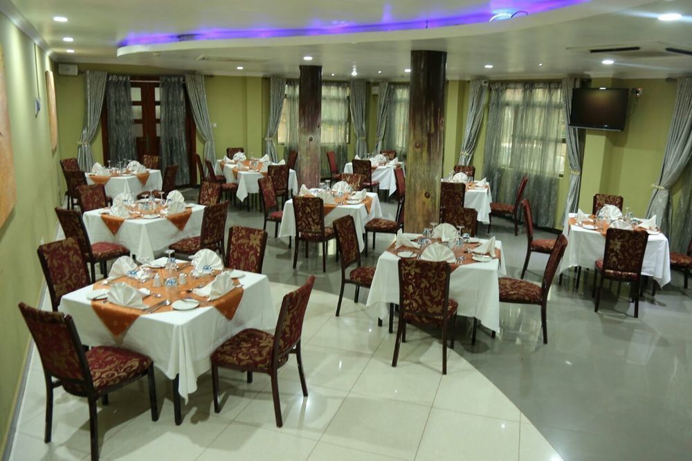 La Grande Hotel Кампала Экстерьер фото