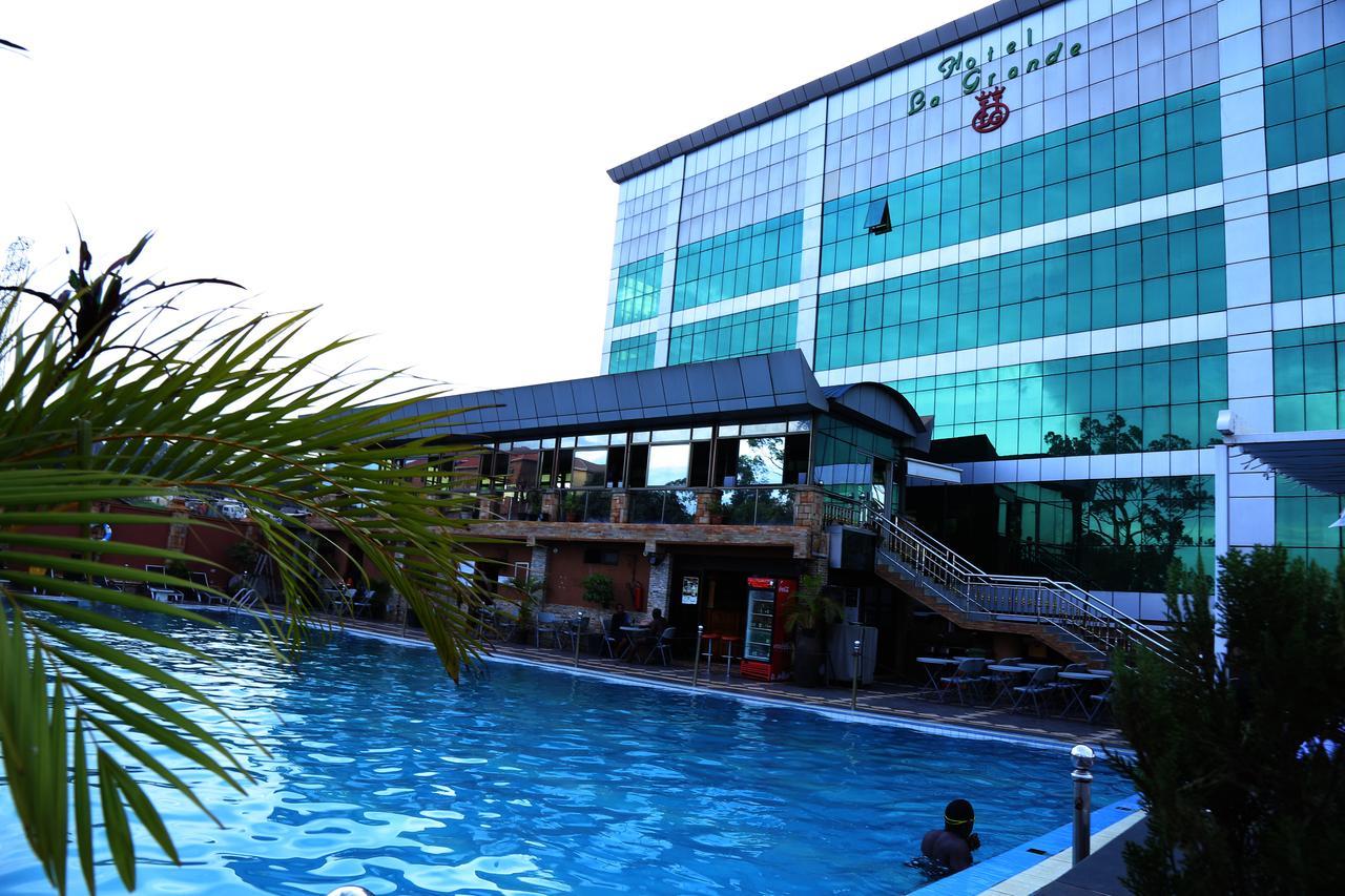 La Grande Hotel Кампала Экстерьер фото