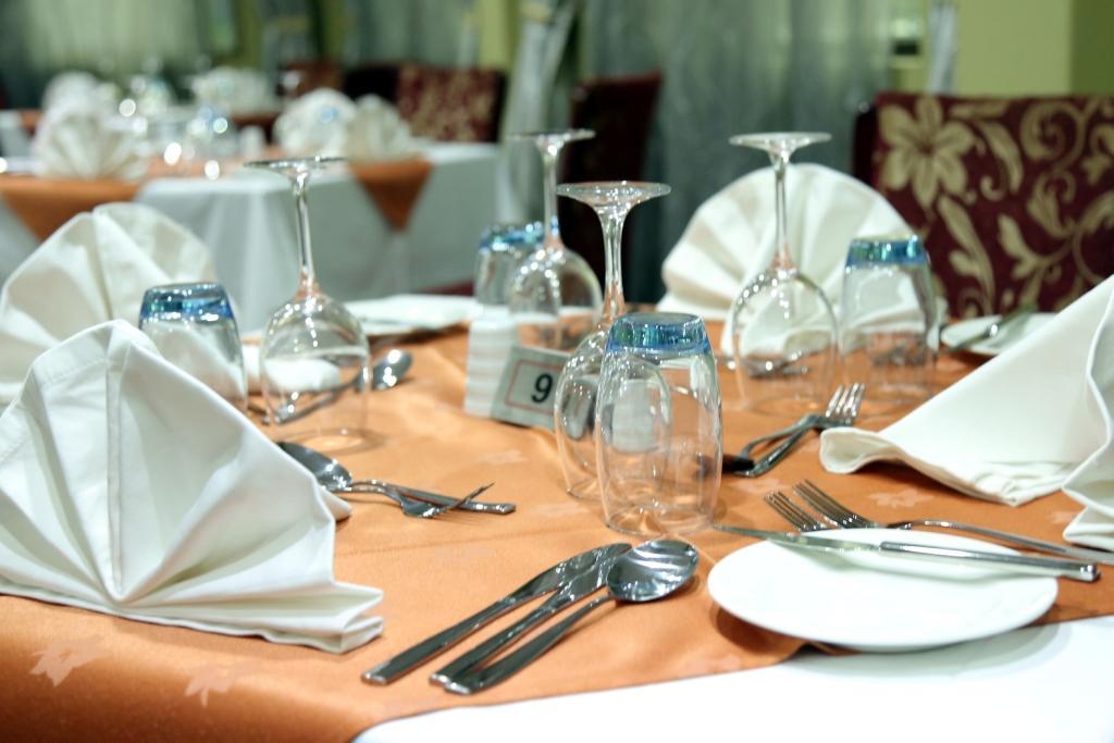 La Grande Hotel Кампала Экстерьер фото