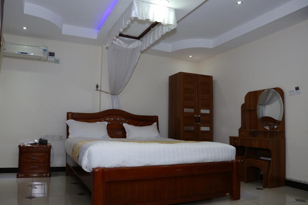 La Grande Hotel Кампала Экстерьер фото