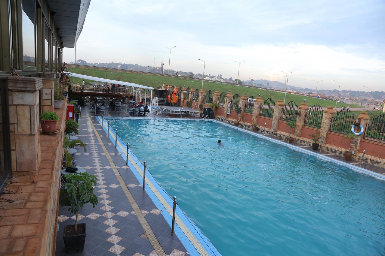 La Grande Hotel Кампала Экстерьер фото